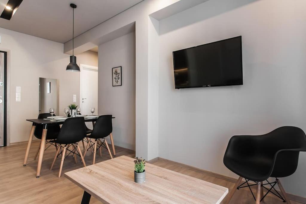 Piraeus Deluxe 2Bdr Apt - Near Metro And Port Екстер'єр фото